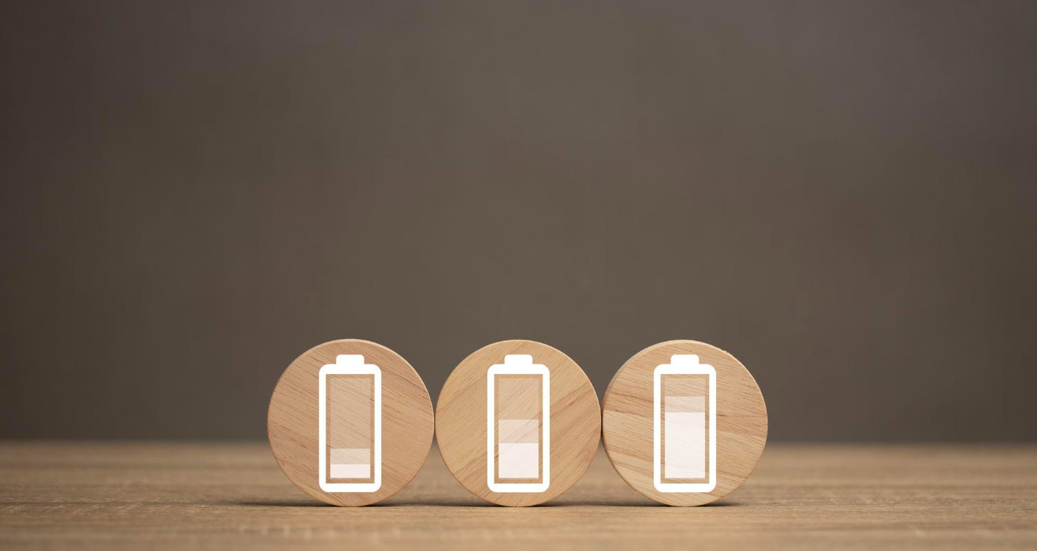 Baterías que envejecen con dignidad: potencia adecuada, rangos saludables y hábitos conscientes del calor en 2025